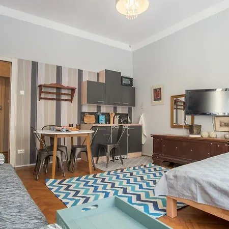 Apartment Cozy In The Heart Of Ljubljana